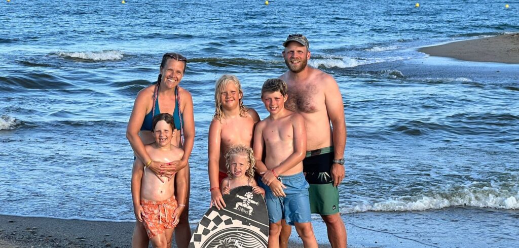 Famille Gonin on the beach